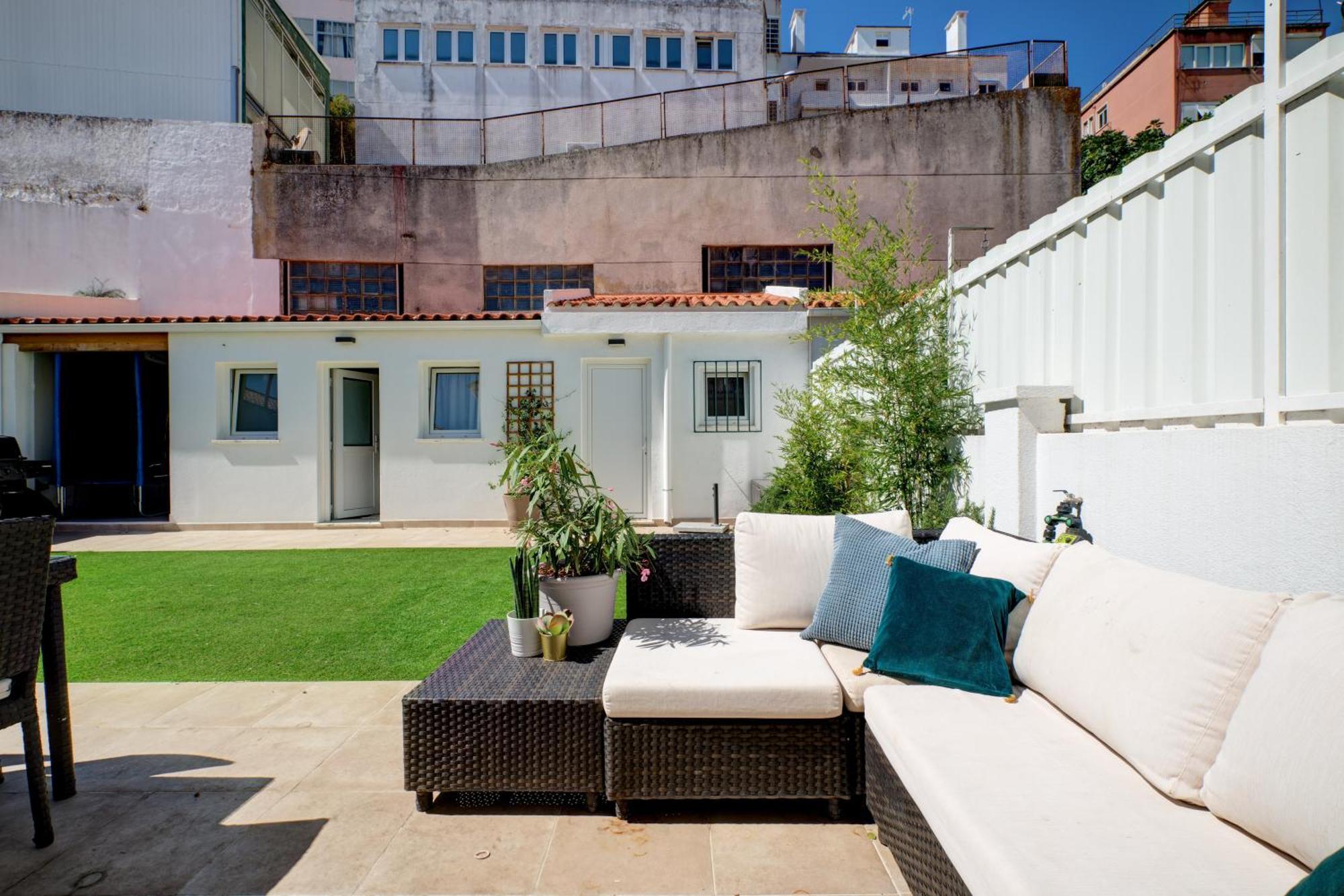 Comfortable Town House In Quiet Area By Lovelystay Lisbon Exterior photo